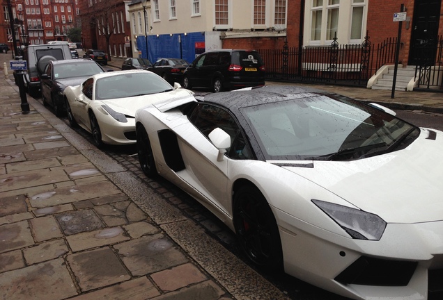 Lamborghini Aventador LP700-4 Roadster