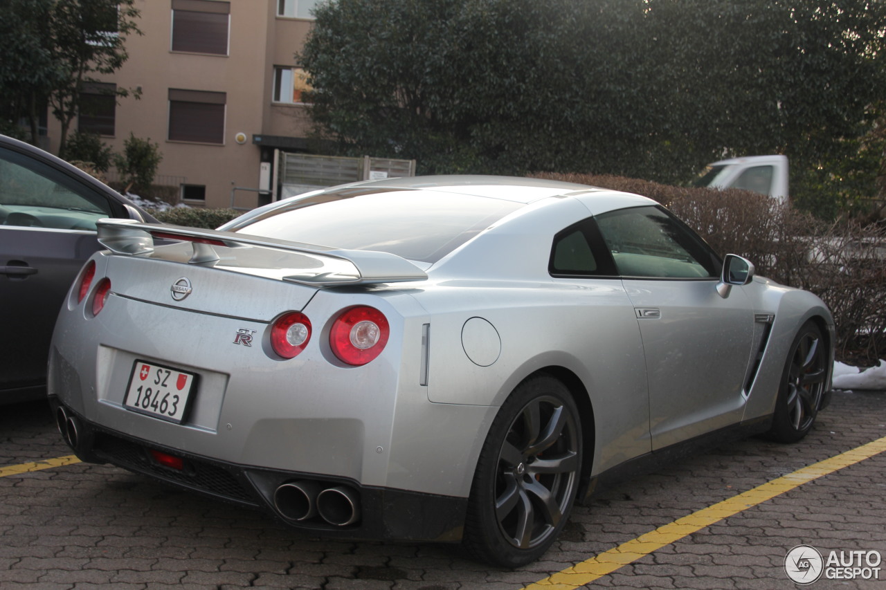 Nissan GT-R