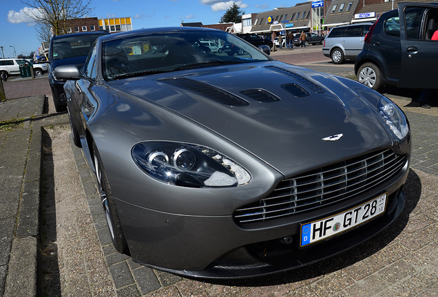 Aston Martin V12 Vantage