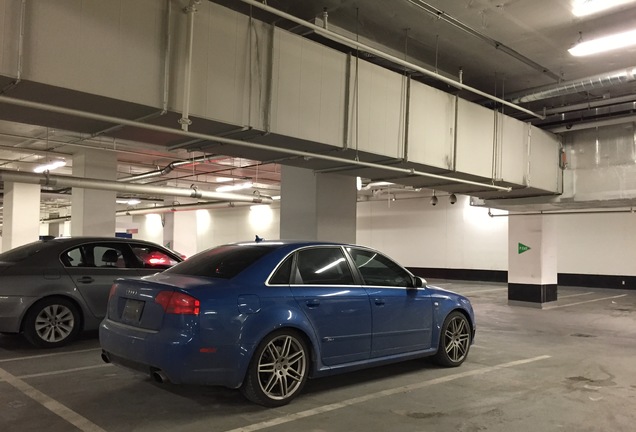 Audi RS4 Sedan