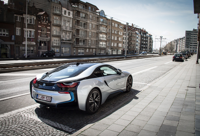 BMW i8