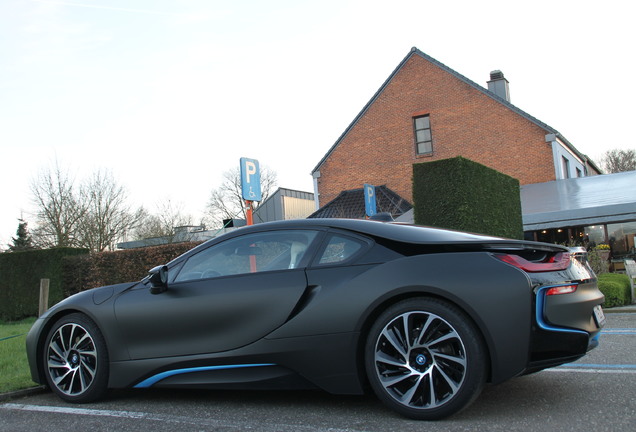 BMW i8