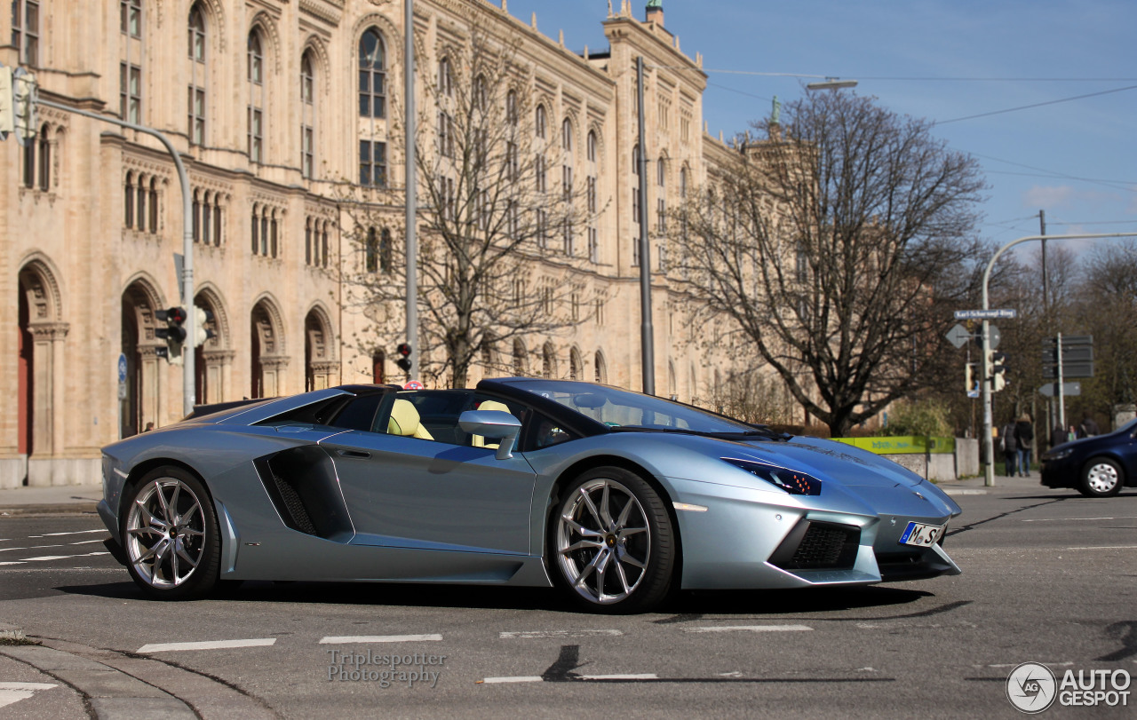 Lamborghini Aventador LP700-4 Roadster