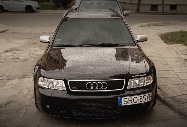 Audi RS4 Avant B5