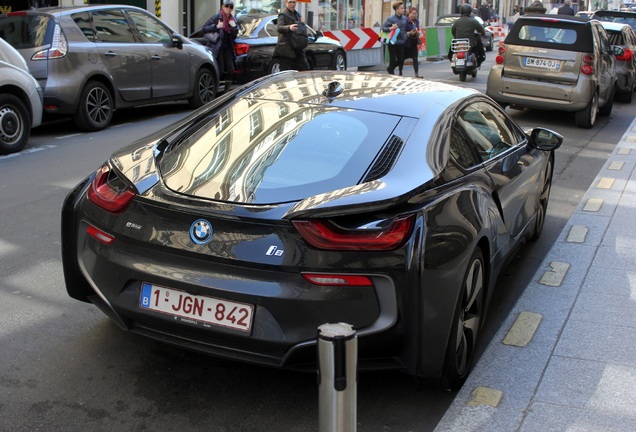 BMW i8