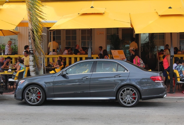 Mercedes-Benz E 63 AMG S W212