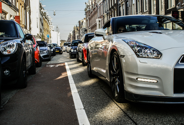 Nissan GT-R 2012