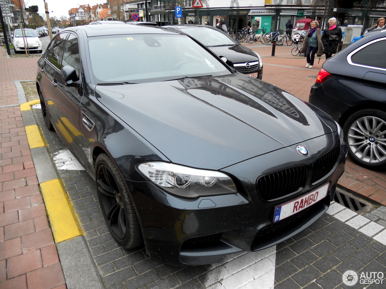 BMW M5 F10 2011