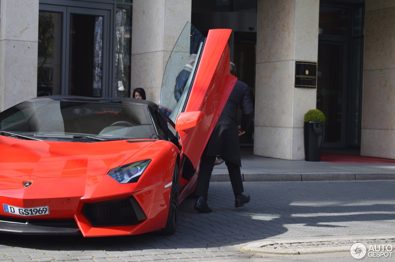 Lamborghini Aventador LP700-4 Roadster