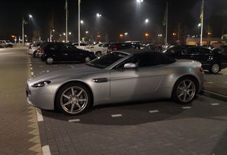 Aston Martin V8 Vantage Roadster