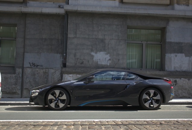 BMW i8