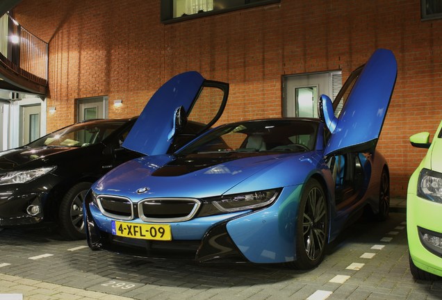 BMW i8