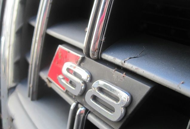 Audi S8 D3