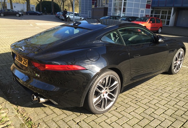 Jaguar F-TYPE R Coupé