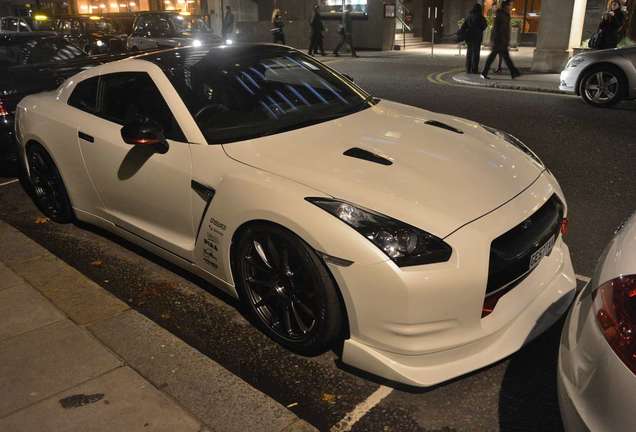 Nissan GT-R