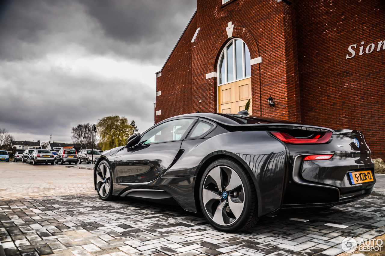 BMW i8