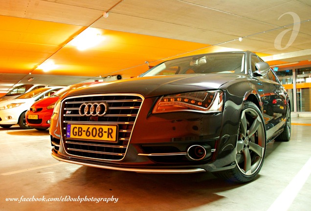 Audi S8 D4