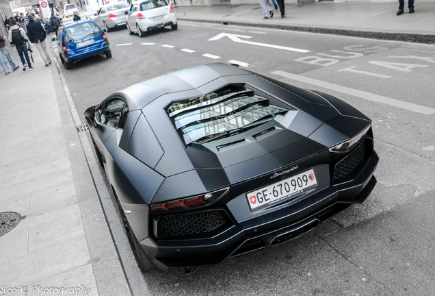 Lamborghini Aventador LP700-4