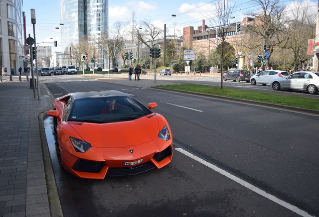 Lamborghini Aventador LP700-4 Roadster