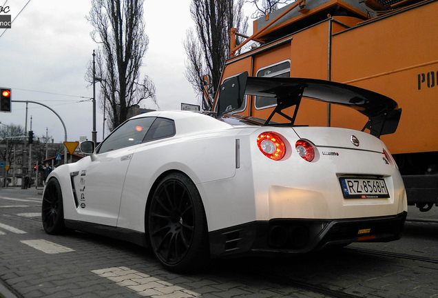 Nissan GT-R HKS GT800