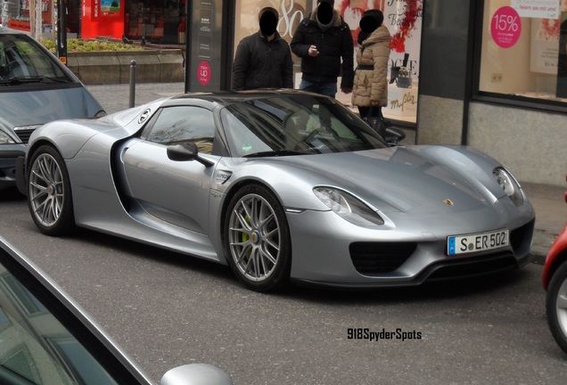 Porsche 918 Spyder Weissach Package