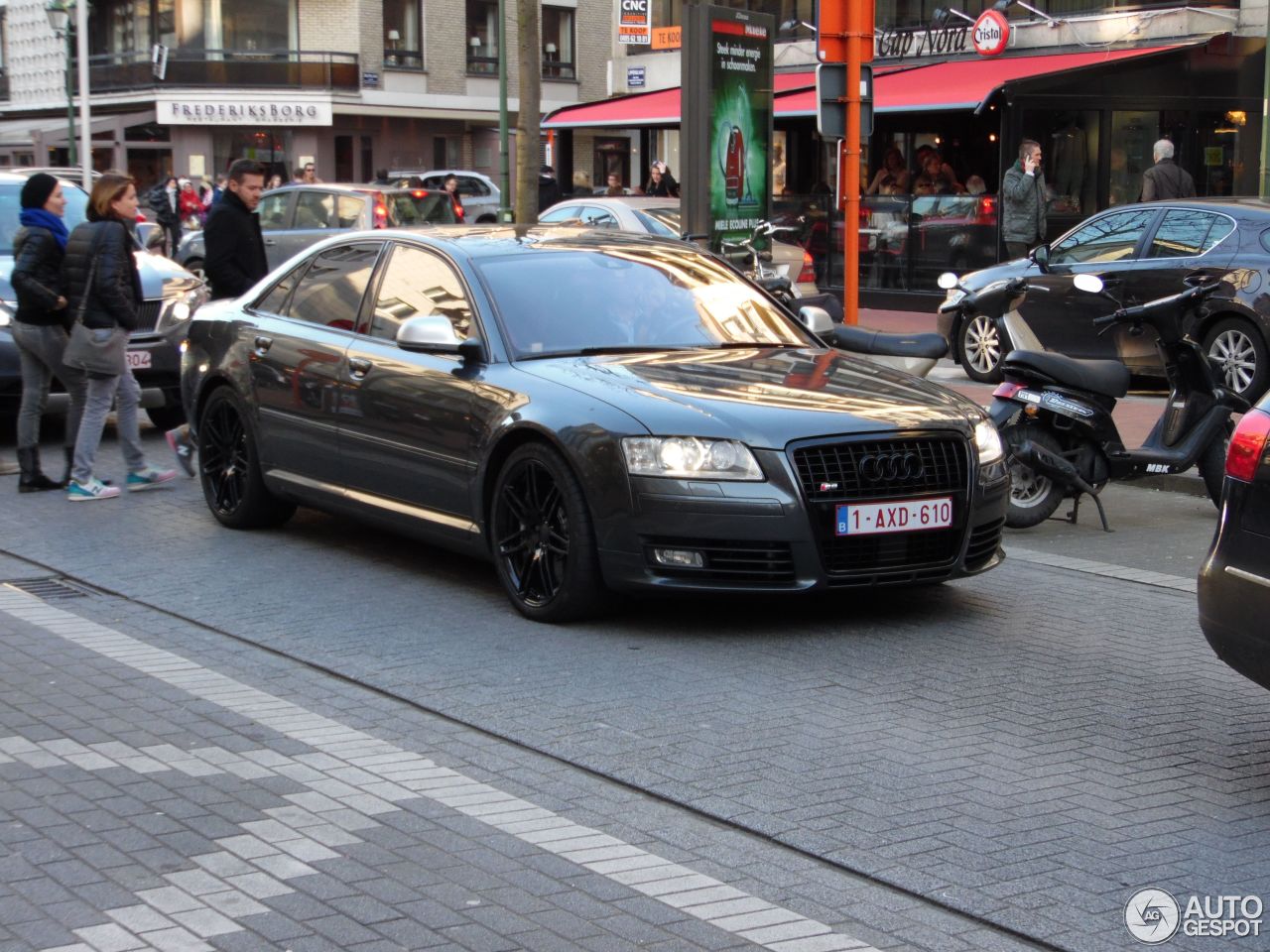 Audi S8 D3