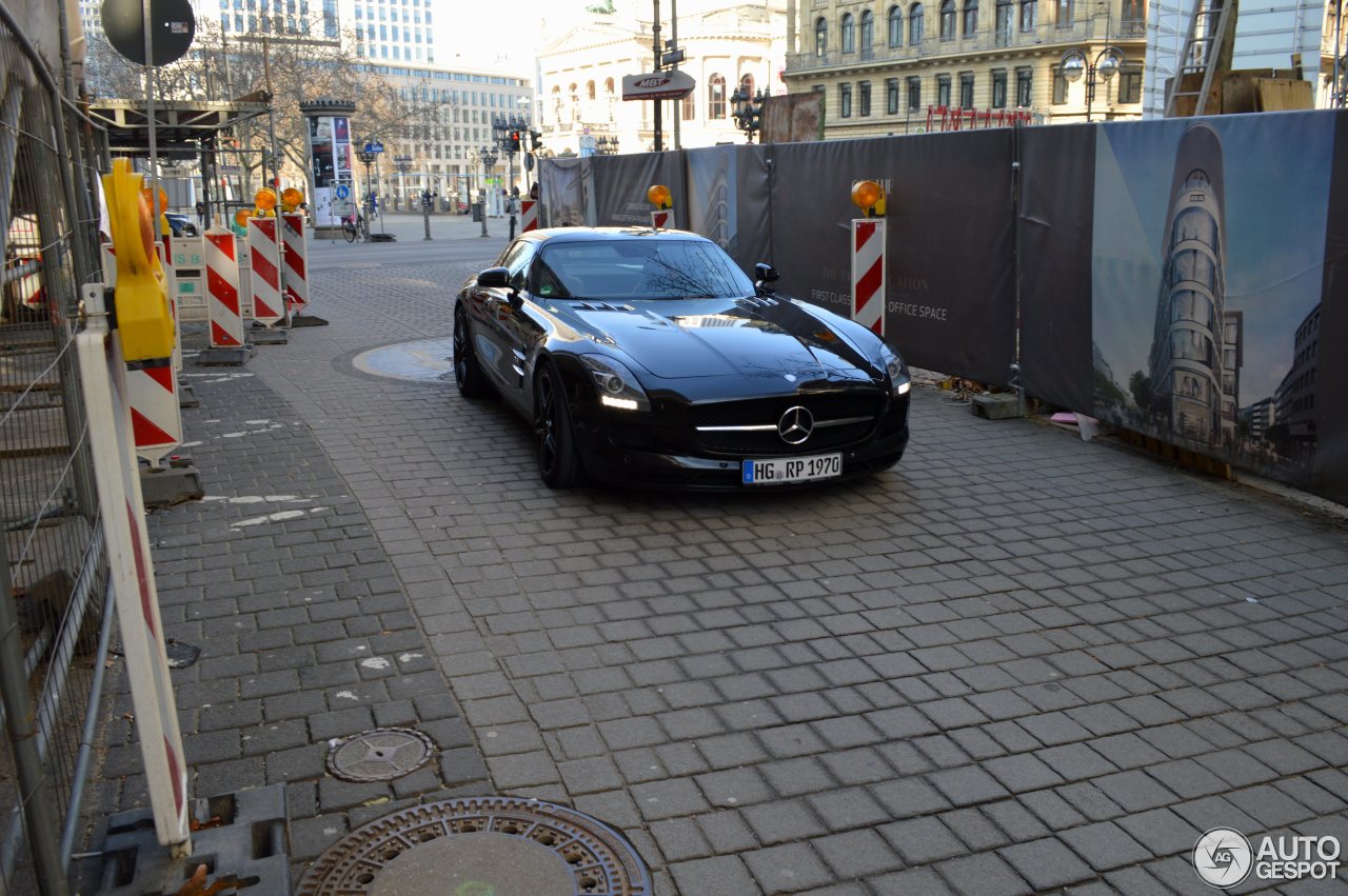 Mercedes-Benz SLS AMG