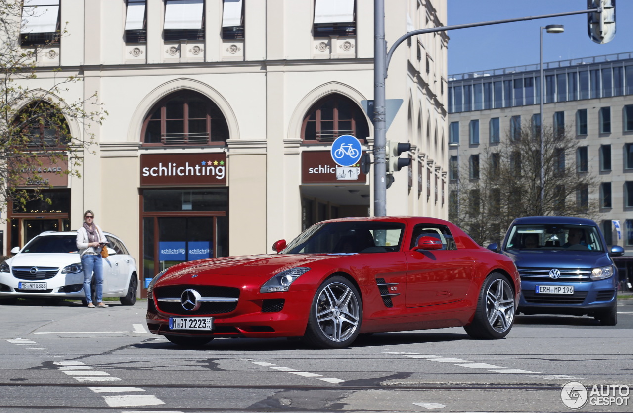 Mercedes-Benz SLS AMG