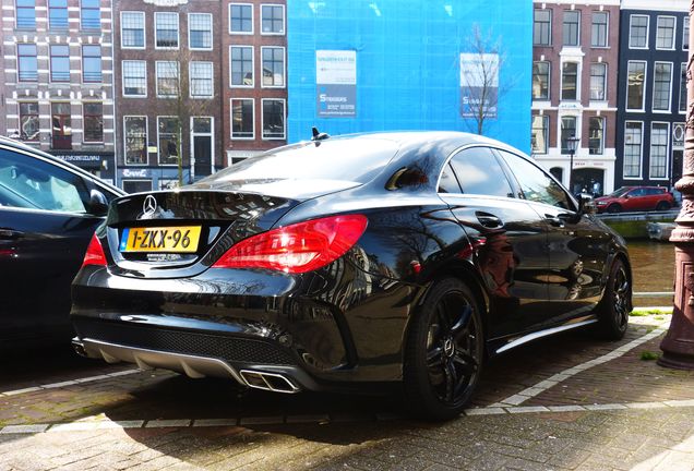 Mercedes-Benz CLA 45 AMG C117