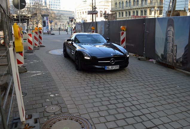 Mercedes-Benz SLS AMG