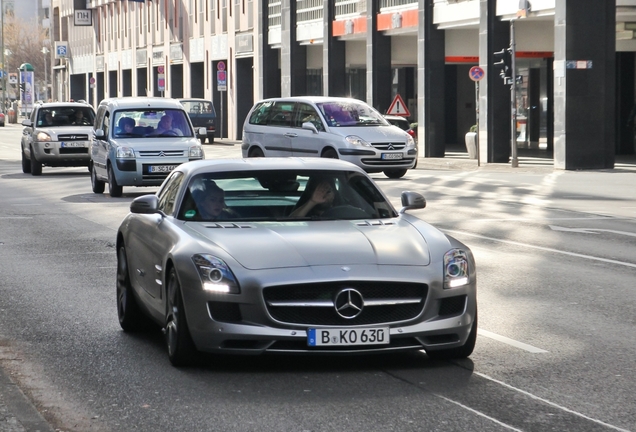 Mercedes-Benz SLS AMG