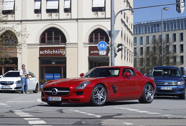 Mercedes-Benz SLS AMG