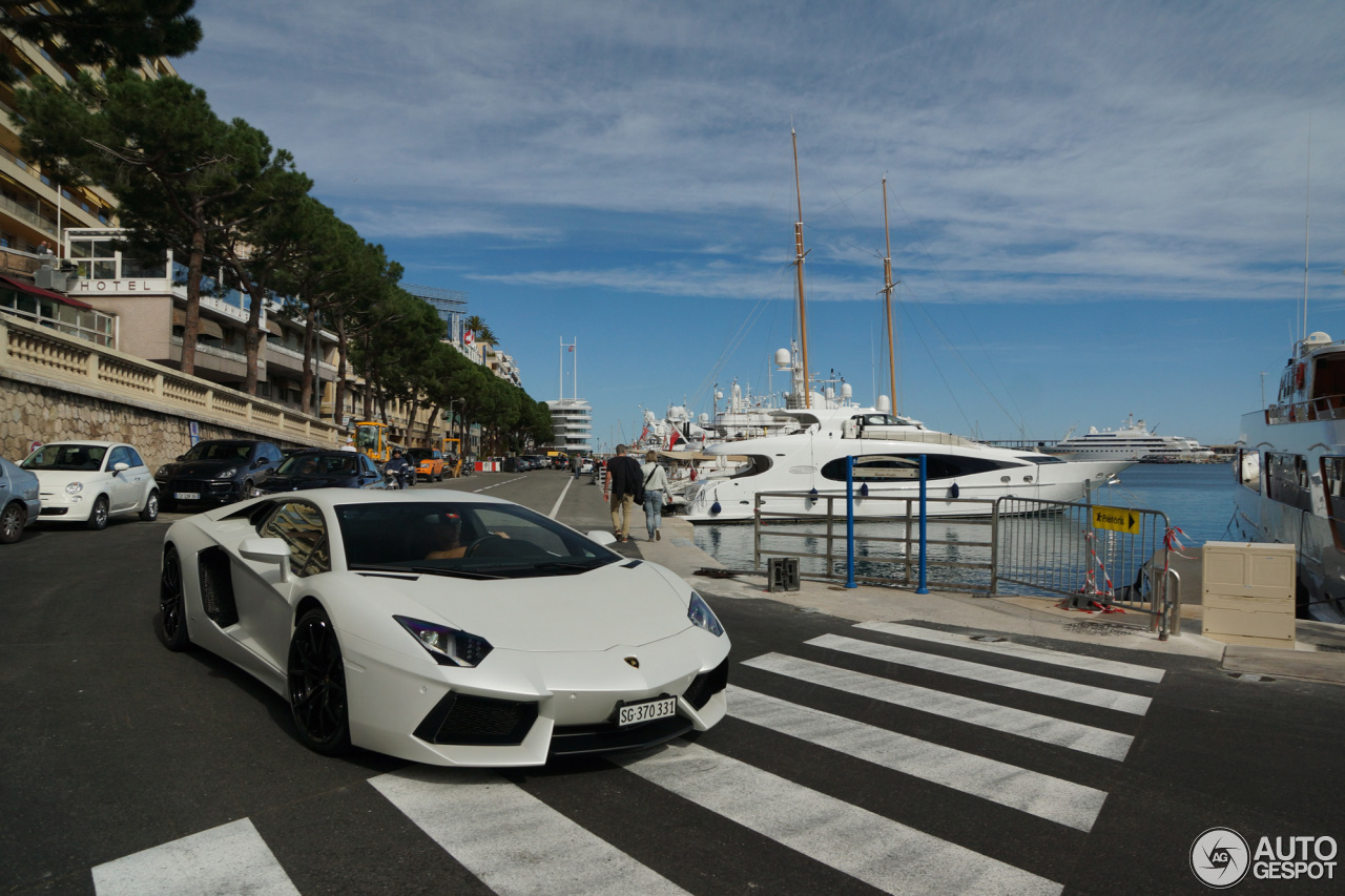 Lamborghini Aventador LP700-4