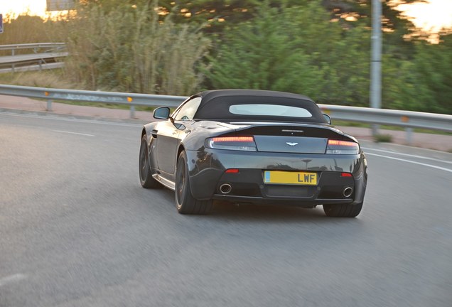 Aston Martin V12 Vantage Roadster