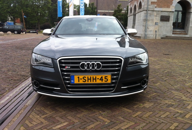 Audi S8 D4