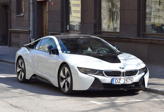 BMW i8