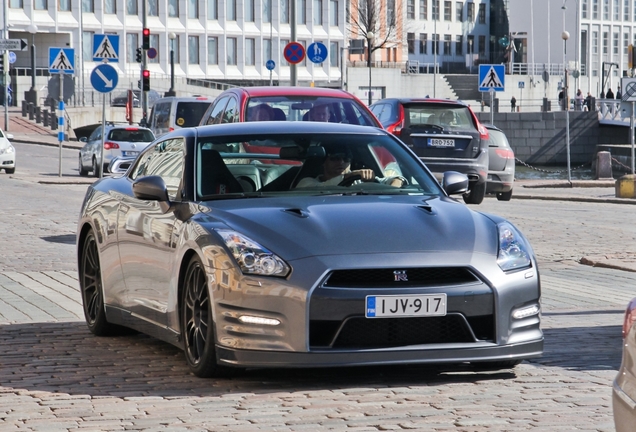 Nissan GT-R 2012