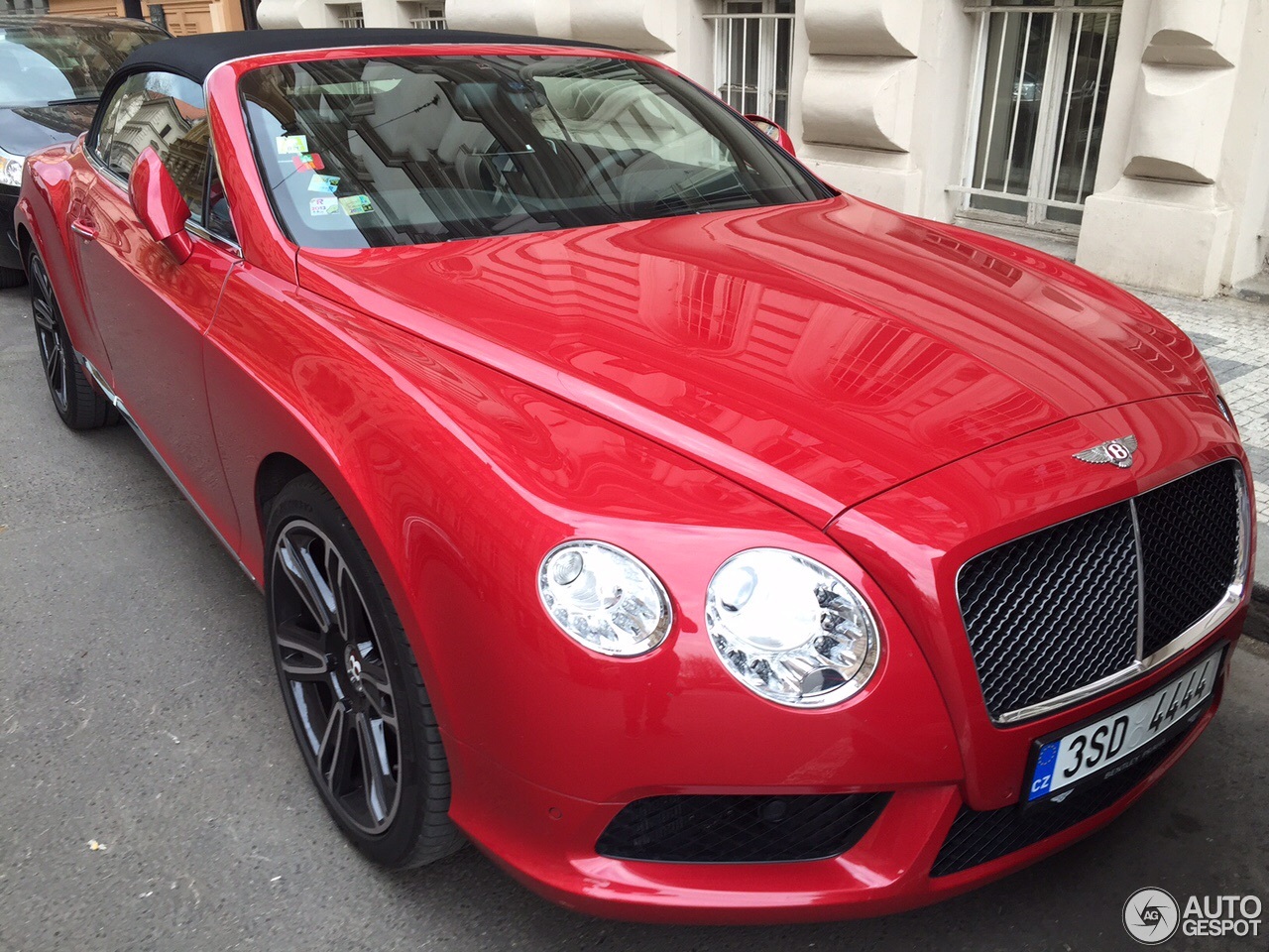 Bentley Continental GTC V8