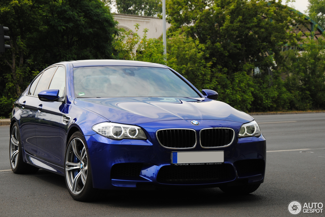 BMW M5 F10 2011