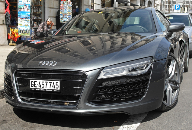 Audi R8 V10 2013