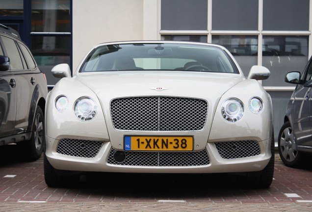 Bentley Continental GTC V8