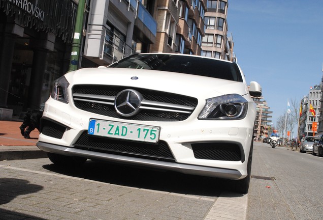 Mercedes-Benz A 45 AMG