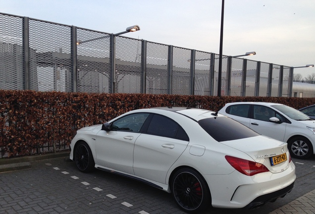 Mercedes-Benz CLA 45 AMG C117