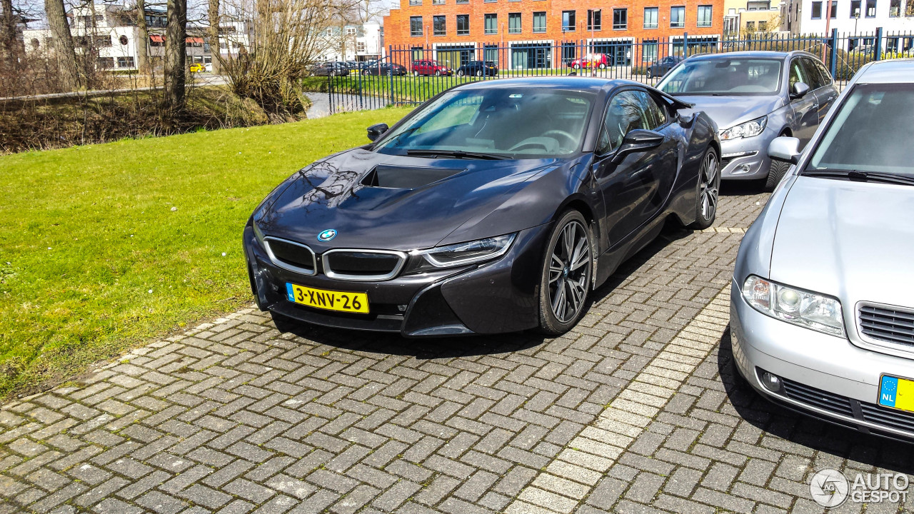 BMW i8