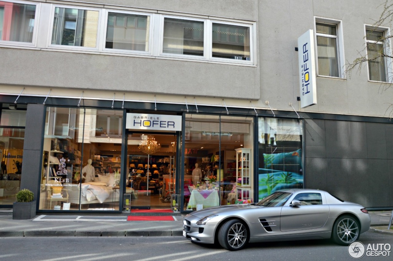 Mercedes-Benz SLS AMG