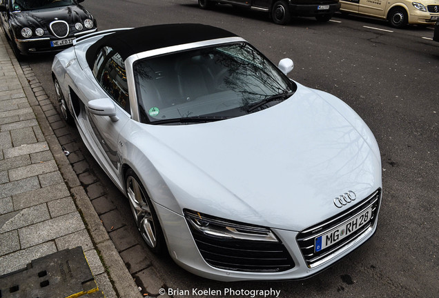 Audi R8 V10 Spyder 2013