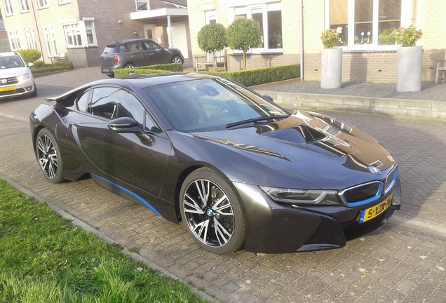 BMW i8