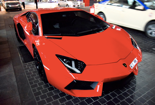 Lamborghini Aventador LP700-4