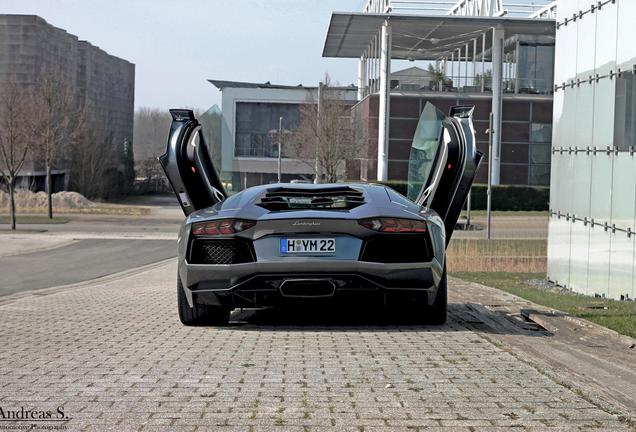 Lamborghini Aventador LP700-4