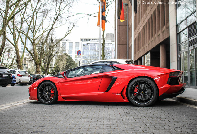 Lamborghini Aventador LP700-4 Roadster